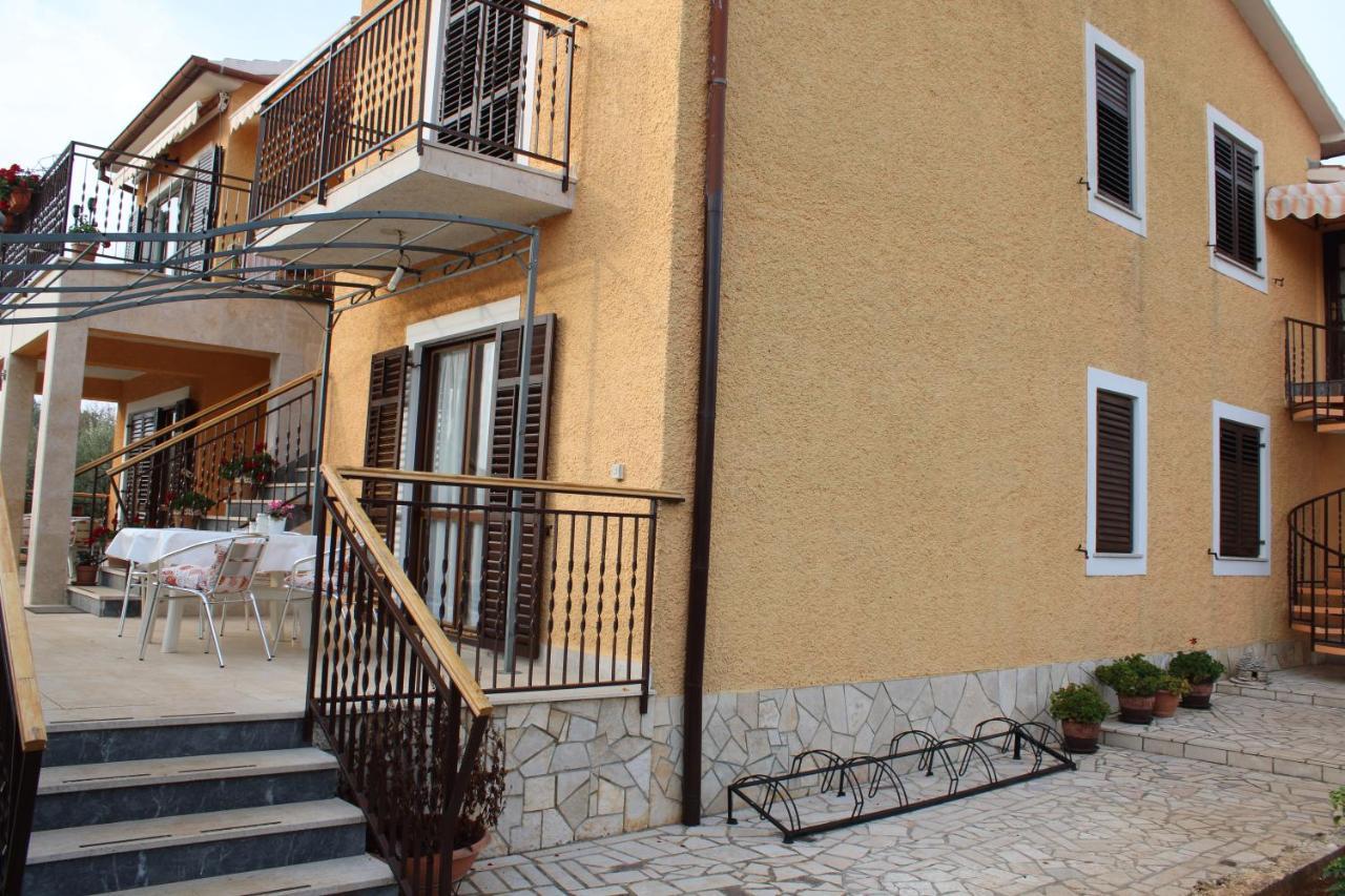 Lily'S Lovely Apartments Fažana Exterior foto